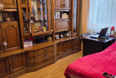 Vand in Unirii,casa cu etaj,5 camere singur in curte strada Marului,teren 1960mp - 6