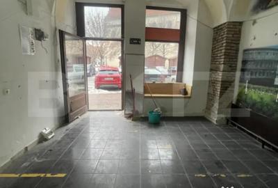 Spațiu comercial, de 56 mp, în Central - 3