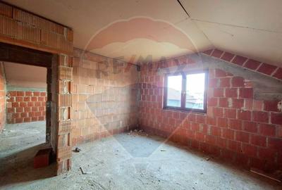 Casă cu 5 camere cu Teren 983 Mp în Vladimirescu - 11