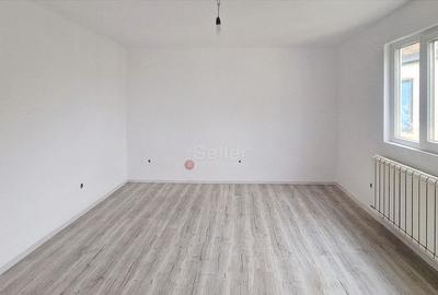 Aproape De Castelul Cantacuzino Aproape De Castelul Cantacuzino - 3