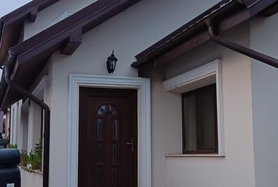 Casă etaj Buhuși 5 camere - 1