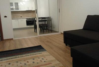 Apartament cu 3 camere decomandat în Tractorul - 1