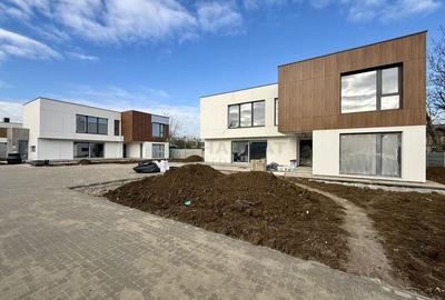 Complex boutique- 2 Vile individuale 6 camere - 18