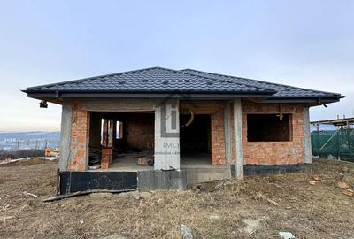 Casă cu 4 camere cu Teren 350 Mp în Bucium - 4
