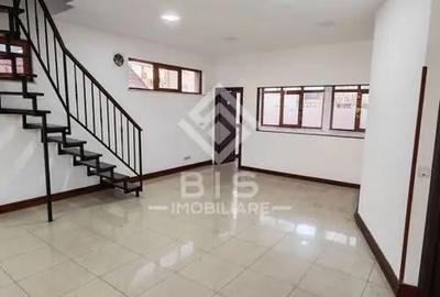 Spațiu comercial, de 90 mp, în Central - 3