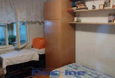 CUG- Apartament cu 3 camere decomandat, etaj 3/4 - 7