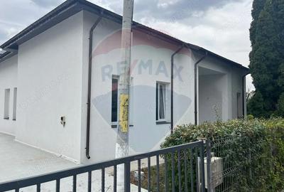 Spațiu comercial, de 180 mp, în Central - 1