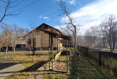 Casă cu 4 camere cu Teren 1300 Mp în Central - 5