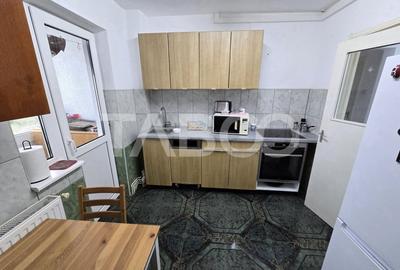 Apartament decomandat 3 camere balcon pivnita lift Vasile Aaron Sibiu - 6