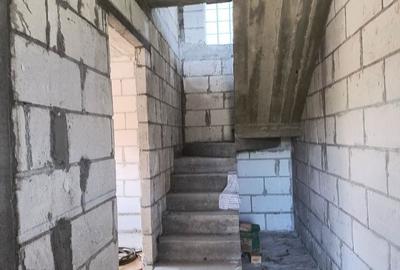 Casă cu 4 camere în Pui - 7