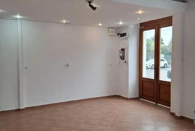Spațiu comercial, de 48 mp, în Central - 8