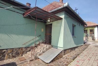 Vand casa cu 3 camere in cartierul Dambul Rotund - 2