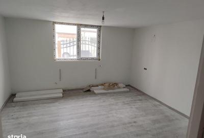 Casă cu 4 camere cu Teren 135 Mp în Central - 4