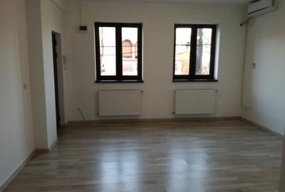 Birou, de 70 mp, în Unirii - 1