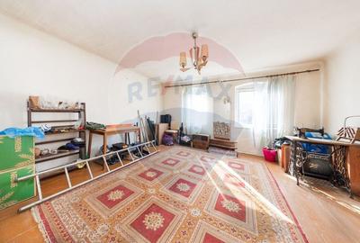 Casă cu 2 camere cu Teren 620 Mp în Schei - 2