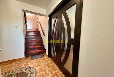 Casă cu 4 camere cu Teren 1800 Mp în Periferie