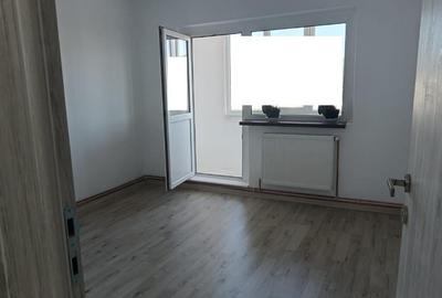 Apartament cu 3 camere decomandat în Progresul