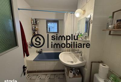 Apartament cu 3 camere decomandat în Sărari - 2