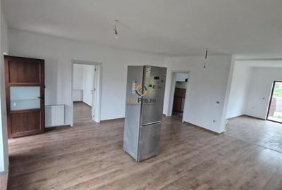 Casă cu 3 camere în Dragșina