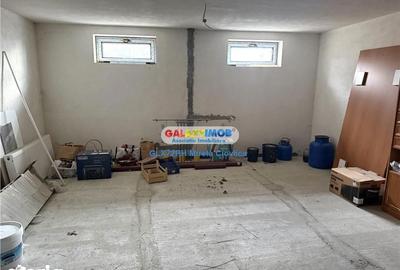 Casă cu 6 camere cu Garaj în Păulești - 3