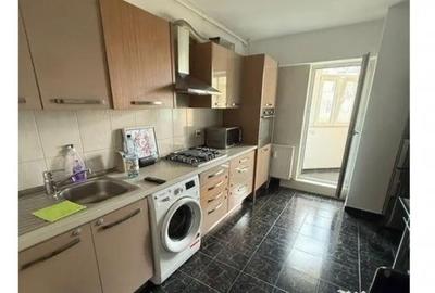 Apartament cu 3 camere decomandat în Tineretului