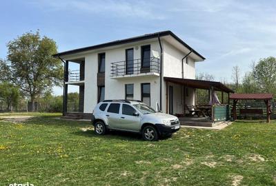 Casă cu 4 camere în Central - 1