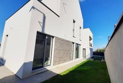 Duplex cu 6 camere cu Canalizare în Europa - 3