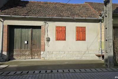 Casa de vanzare 4 camere - 1