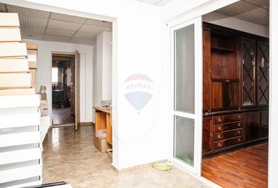 Spatiu comercial de 158 mp de vanzare in Roman - 8