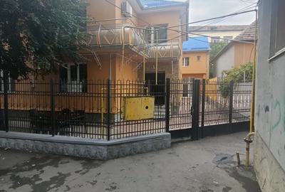 Casă cu 6 camere în Șagului