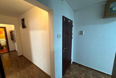Apartament cu 3 camere decomandat, mobilat în Tractorul - 11