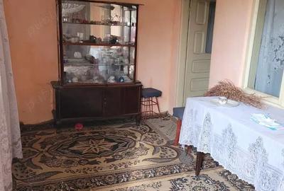 Casă cu 3 camere în Pleașa - 1