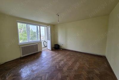 Apartament 3 camere decomandat et 3 Deva, str. Progresului 66 mp utili + balcon Vedere spre Cetate - 1