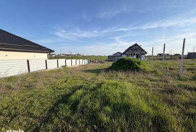 Teren de 680 mp, în Vânători - 3