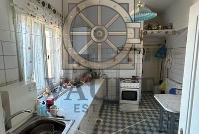 Apartament 3 Camere in Vila -Curte/Garaj  - Bulevardul Dacia - 10