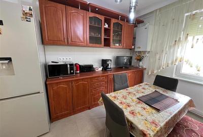 De inchiriat apartament 3 camere in Tudor - 7