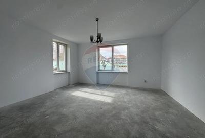 Casă cu 4 camere cu Teren 337 Mp în Est - 6