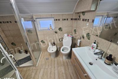 Casă cu 4 camere cu Teren 1435 Mp în Bradu - 6