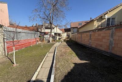 Casa central singur in curte  - 150 mp util - 411 mp curte - 10