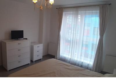 Apartament cu 2 camere decomandat în Tractorul - 8