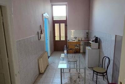 Apartament cu 3 camere în Central - 9