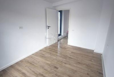 Apartament cu 4 camere decomandat în Crângași - 5