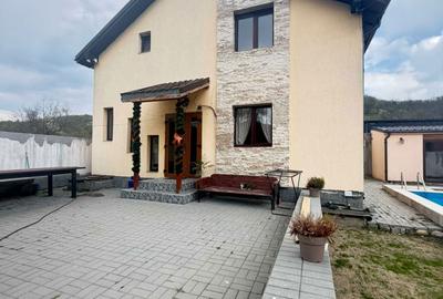 Casă cu 4 camere în Eșelnița - 3