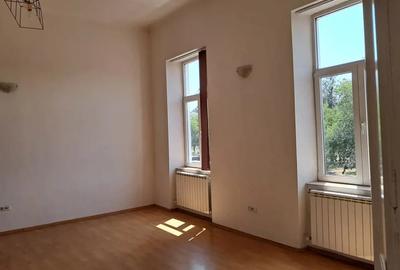 Vand apartament in casa situat ultracentral - 1