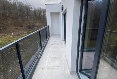 Apartament cu 3 camere semidecomandat în Iris