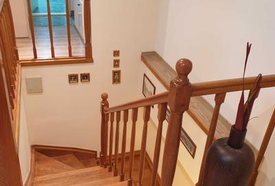 Casă cu 4 camere cu Teren 461 Mp în Central - 2