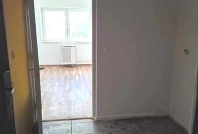 Garsonieră decomandată în Trei Stejari - 4