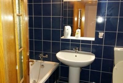 Apartament cu 3 camere semidecomandat, mobilat în Timpuri Noi