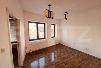 Spațiu comercial, de 55 mp, în Central - 2