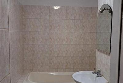 Apartament cu 3 camere decomandat în Lipovei - 2
